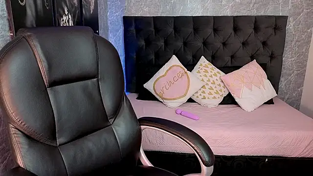 sasha  blaze online show from January 7, 3:26 pm