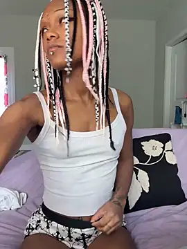 xouniq online show from February 24, 7:34 pm