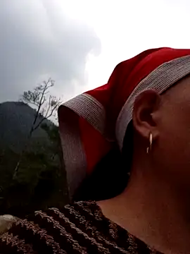 Agnes-baby online show from April 8, 10:45 pm