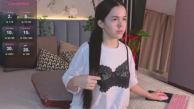 Vicki Bee online show from January 8, 12:31 pm