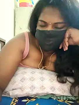 Milky Julia online show from April 6, 6:09 pm