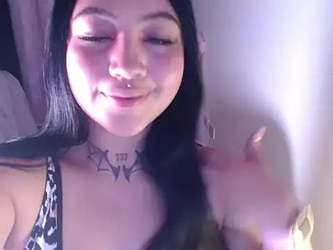 bigsara33 online show from January 8, 2:26 am