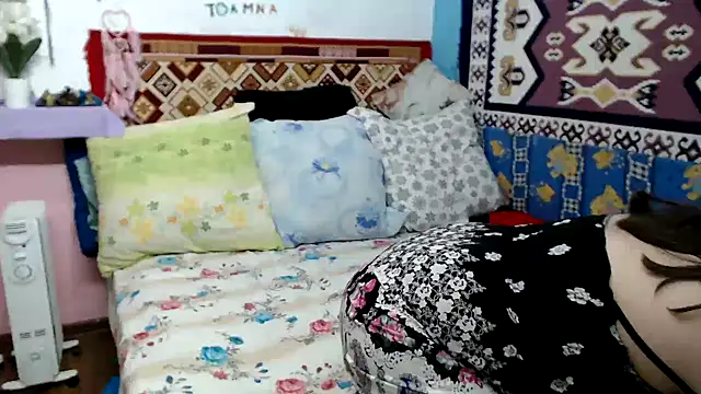 Adelinemilf online show from February 5, 10:51 am