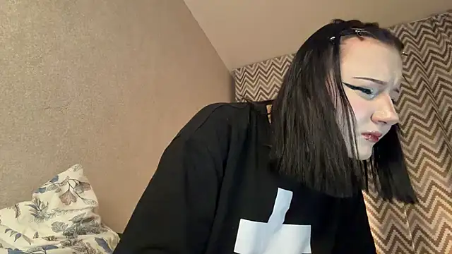 pinkfondnes online show from February 3, 11:07 pm