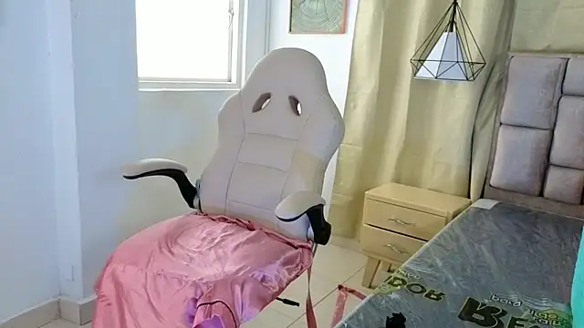 scarlettjohnson  online show from March 18, 3:06 pm