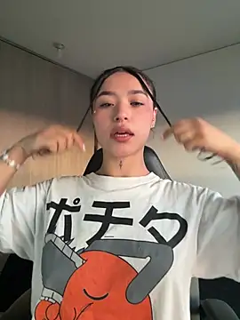 crystal dlun online show from April 3, 11:03 pm