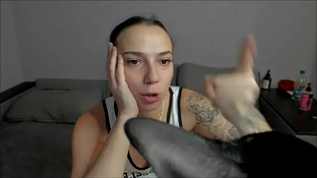 AnnaMized online show from February 28, 1:49 am