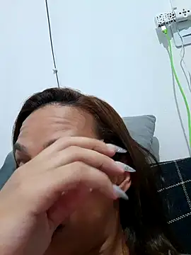 ofjuliaa online show from January 12, 9:09 pm