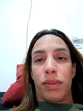 ofjuliaa online show from February 8, 2:59 am