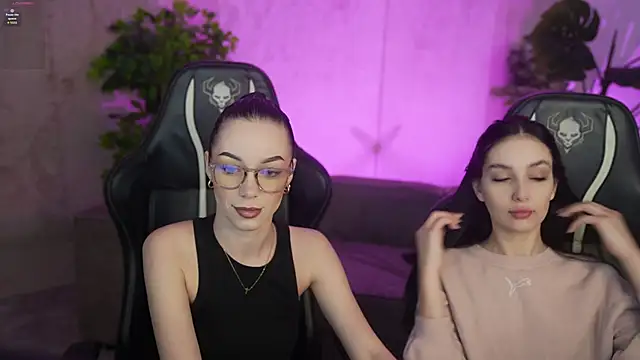 Mila Rose054 online show from April 9, 7:47 am