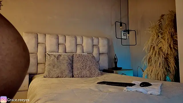  liiss online show from February 24, 11:53 am