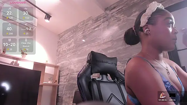 LilyPrice online show from January 6, 11:41 pm