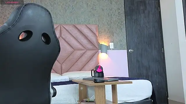 tabata monroe online show from February 18, 7:13 pm