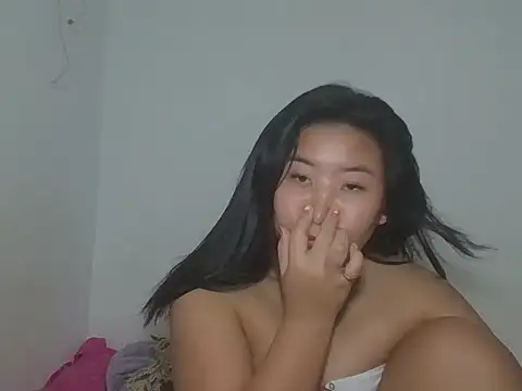 Zyeiii online show from February 26, 7:13 pm