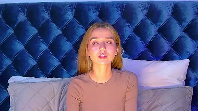 VanessaVienne online show from February 22, 4:41 pm