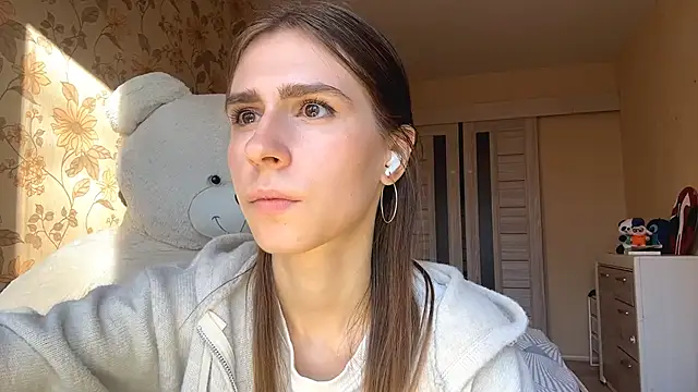 ElsieKuhlmann online show from March 19, 2:43 pm