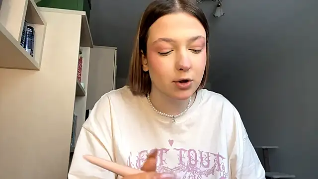 JammieMickiewicz online show from February 26, 8:24 am