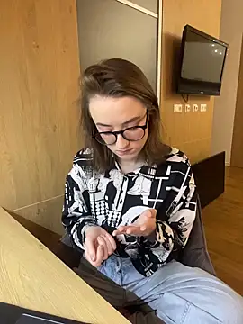 Persephone Kore online show from March 16, 6:23 pm