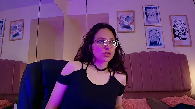 Hanabie  online show from February 11, 3:30 am