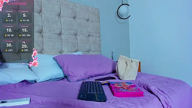 twink royale18 online show from February 9, 6:43 pm