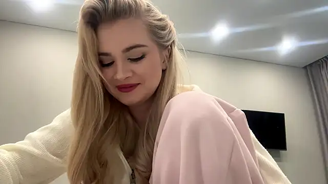 KariJarecke online show from February 14, 2:30 pm