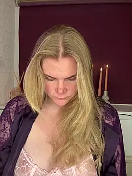 SexyBlondJoanna online show from February 15, 7:02 pm