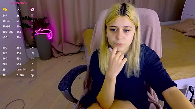 ApheliaStar online show from February 3, 4:56 pm