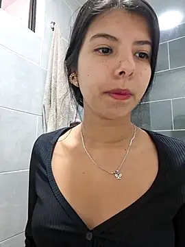 jade03  online show from May 14, 9:53 pm