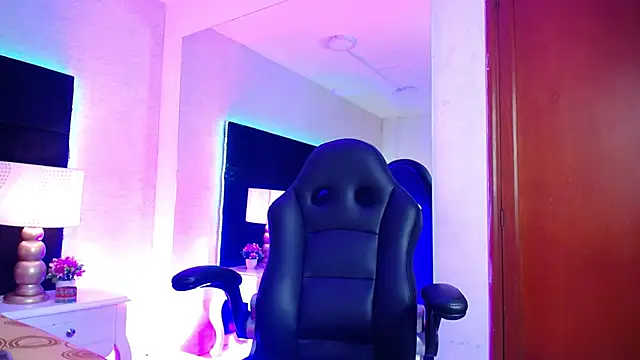 Raven Cox online show from January 13, 6:19 am