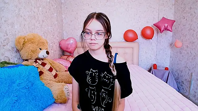 LolliStrawberry online show from March 21, 8:19 am