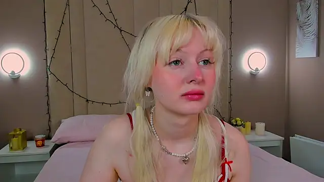 AdeleSilvy online show from June 3, 2:12 am