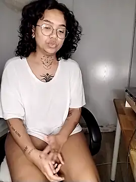 therealsun8 online show from February 18, 6:01 am