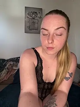 Bayleighjohnson18 online show from February 28, 11:42 am