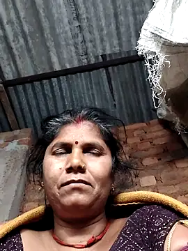 Hot di97 online show from April 17, 12:02 am