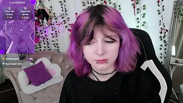 Ashley Veil online show from April 17, 9:50 pm