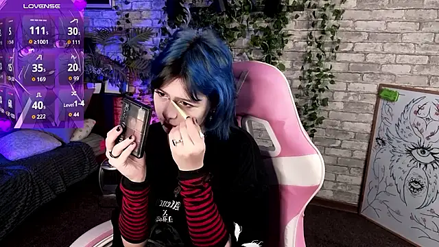 Ashley Veil online show from February 3, 8:45 pm