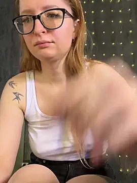 coy girl  online show from March 26, 1:02 pm