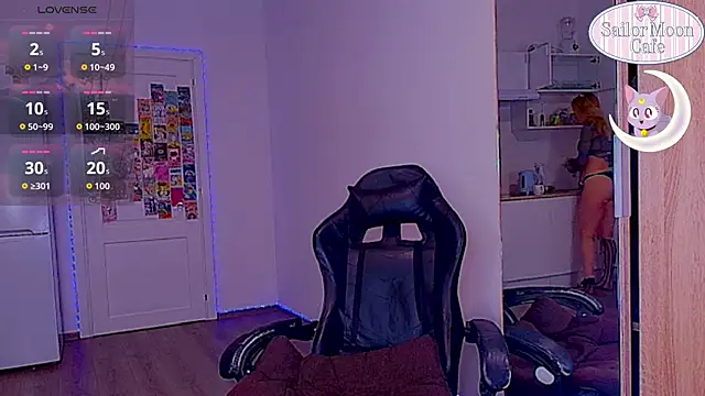 sailormoon666  online show from March 25, 3:23 am