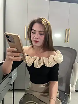 Llabi2k online show from April 4, 8:18 pm