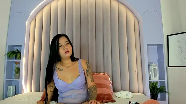 ChloeeMiller   online show from February 3, 11:37 am