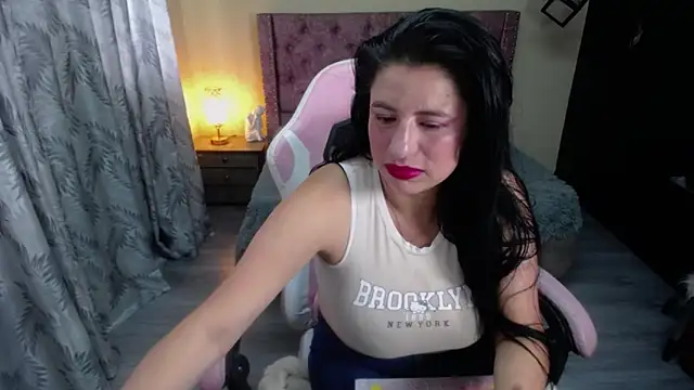 keileen luna online show from April 4, 8:29 pm