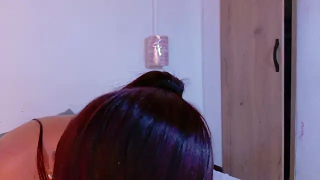 Mia C online show from February 4, 11:13 am