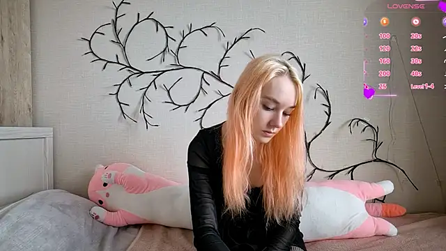 MisaMew online show from March 2, 9:16 am