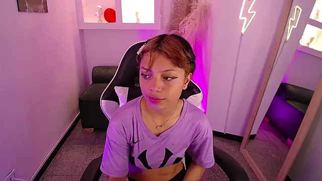 melodyy as online show from February 12, 12:40 pm