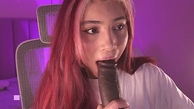 Dakota velvet  online show from April 11, 11:58 am