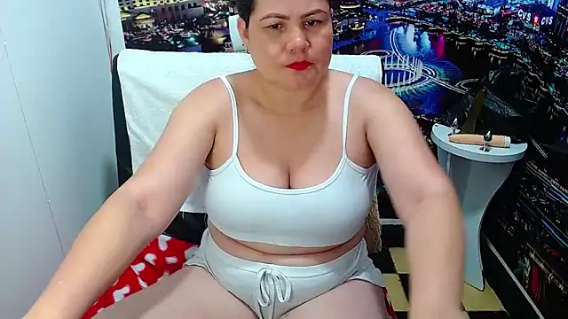 tila nastyy online show from April 6, 6:58 am