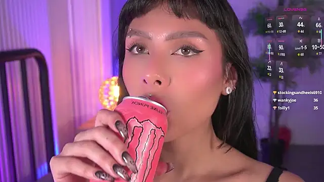 Molly  davis online show from April 2, 7:55 pm