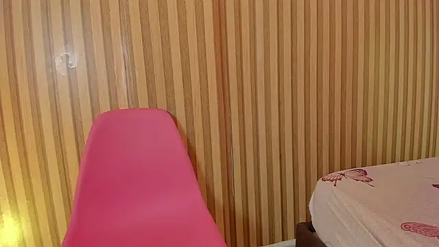 sweet  luna   online show from April 10, 11:05 am