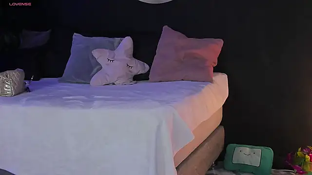 Noaah25  online show from February 5, 3:20 am