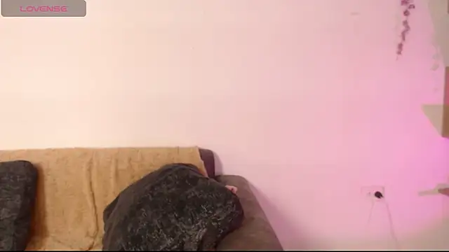 chloe peach  online show from June 3, 12:39 pm